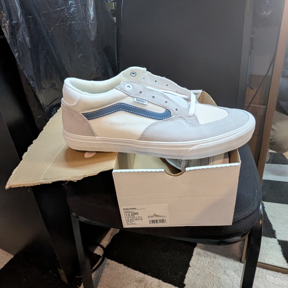 Vans Men's White and Blue Sneakers